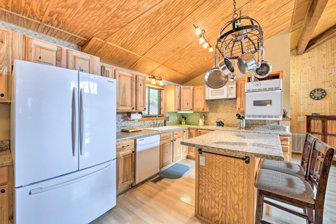 Best Location - Maggie Valley Cabin With Hot Tub! Экстерьер фото